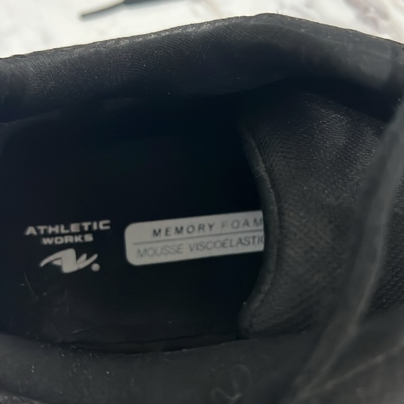 Air walk brand new athletic shoes - Picture 4 of 4